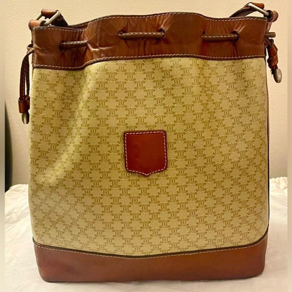 CELINE SAC SEAU Leather Bag